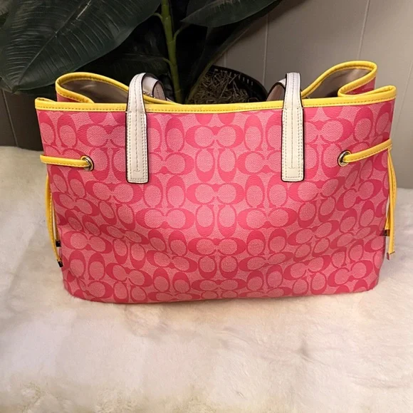 Authentic Coach Pink and Yellow Tote Bag l Excellent Condition - Picture 3 of 5